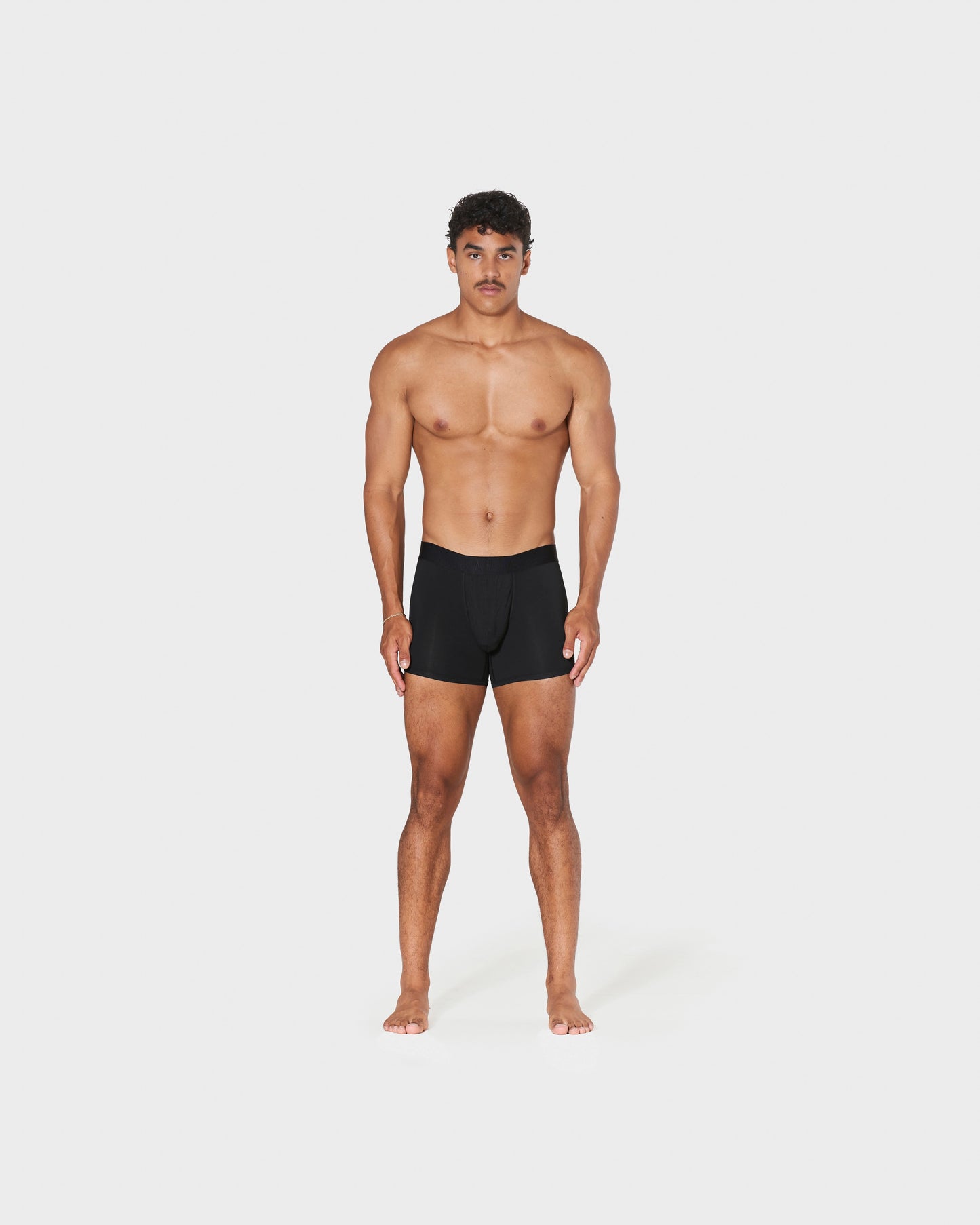 CLASSIC BLACK (SHORT)