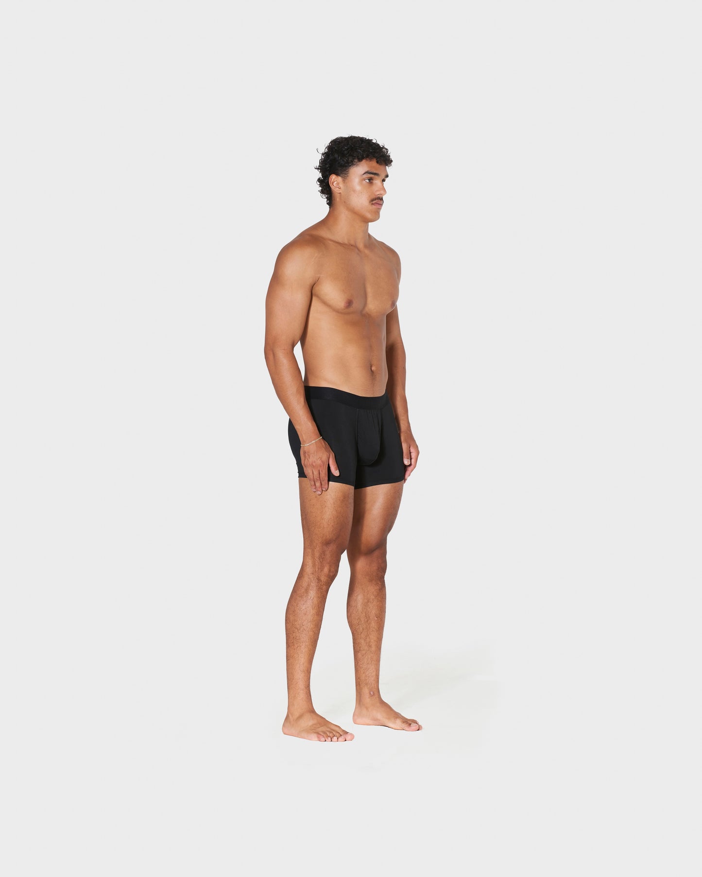 CLASSIC BLACK (SHORT)