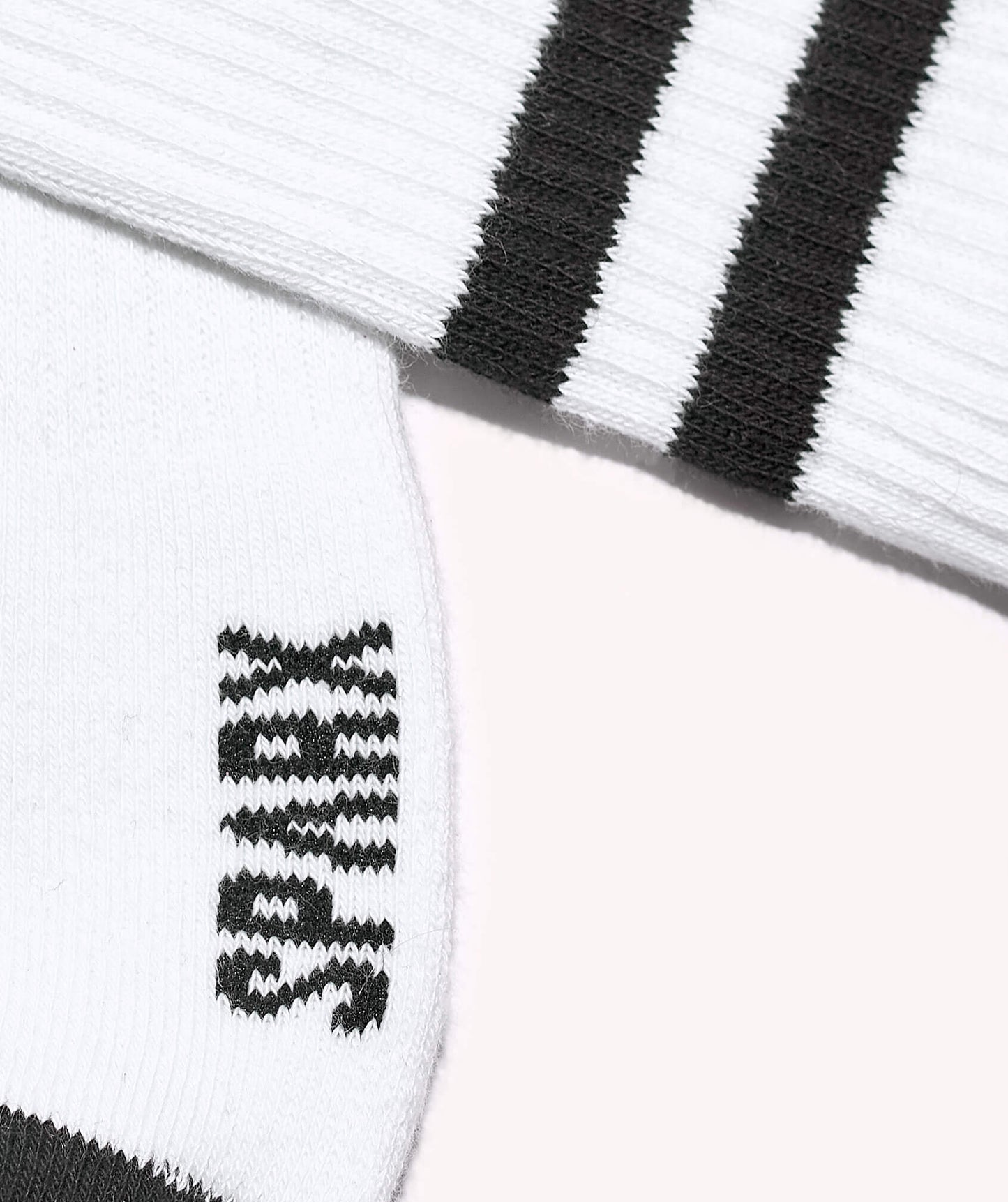 CLASSIC WHITE BLACK STRIPES