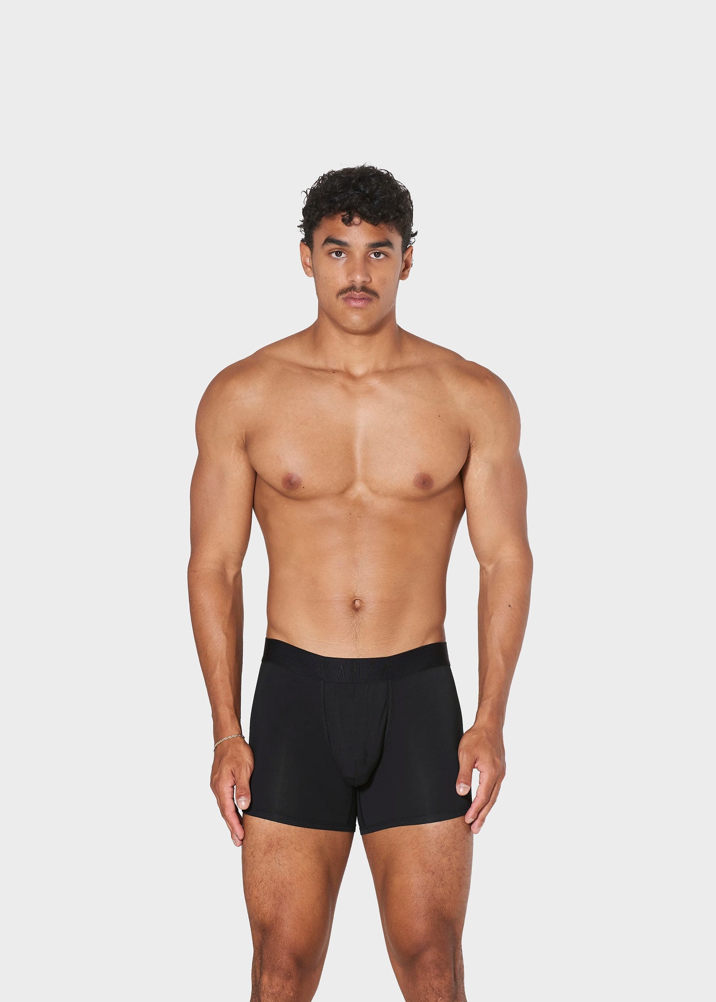 BLACK (SHORT) (BIG POUCH)