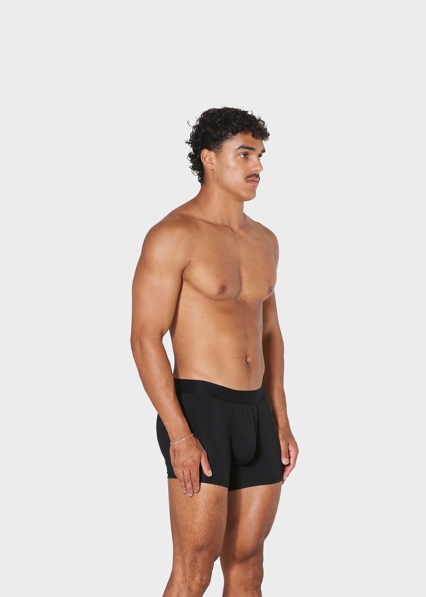 BLACK (SHORT) (BIG POUCH)