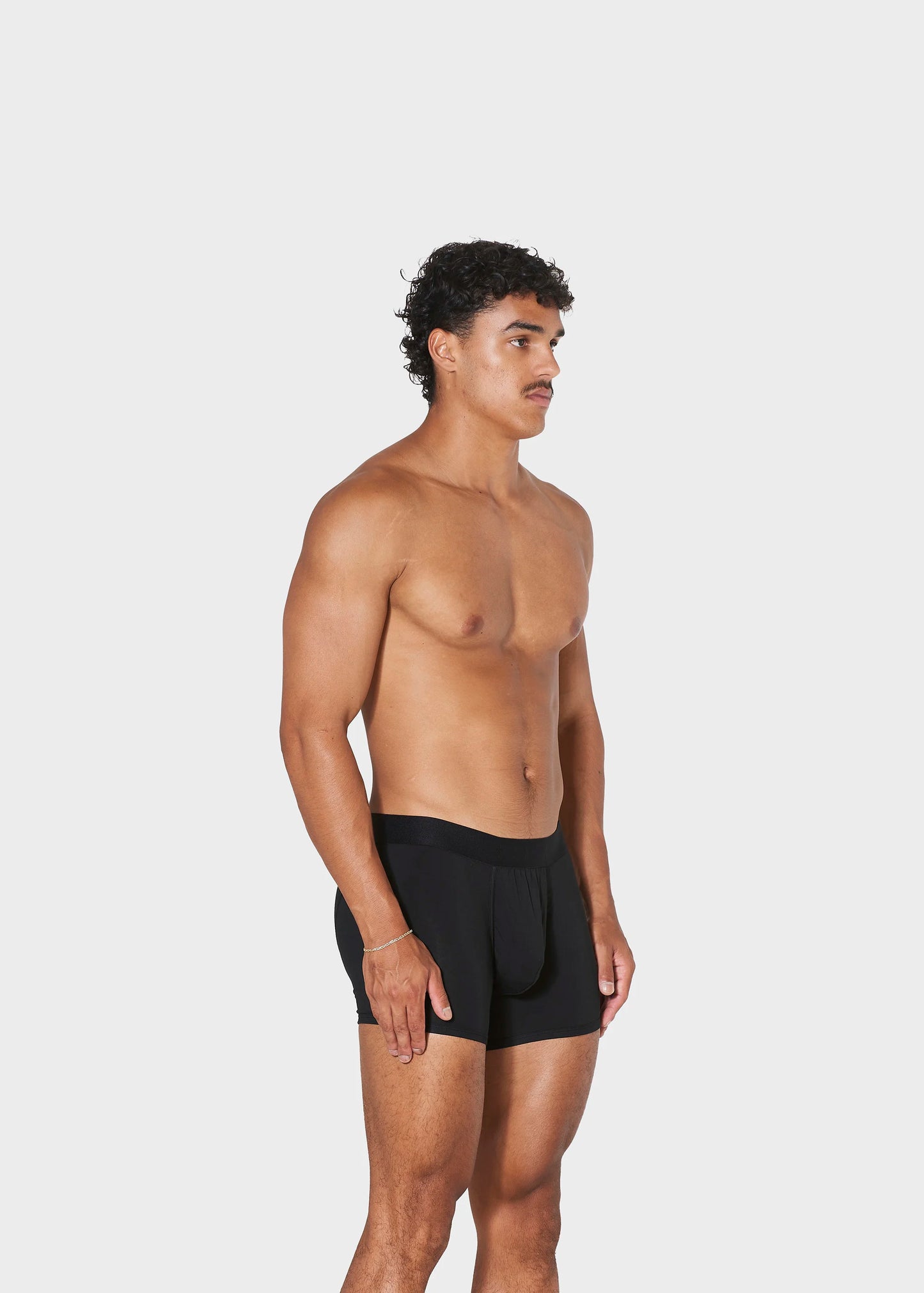 BLACK (SHORT)
